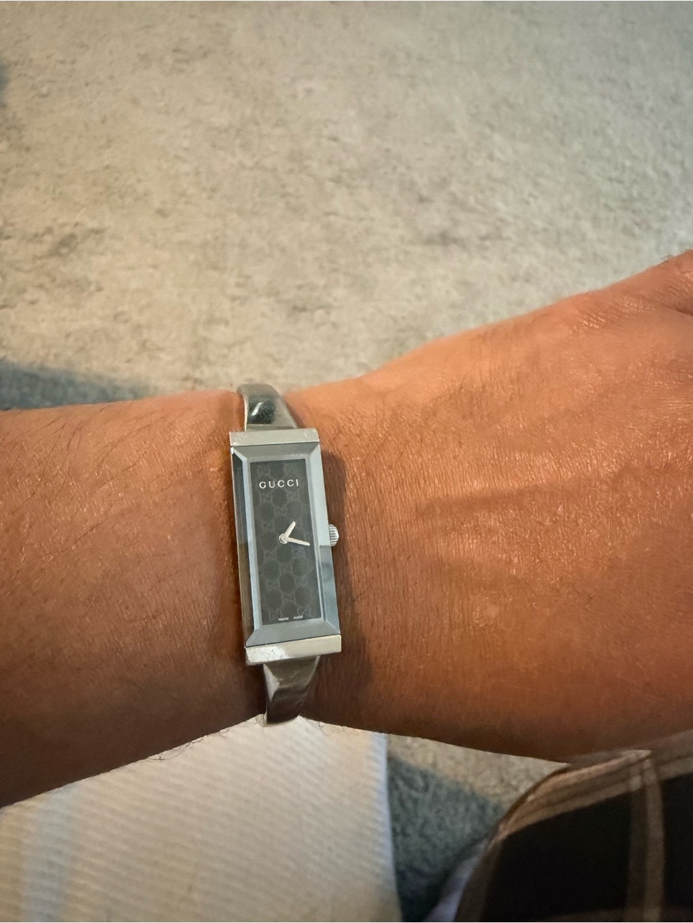 Gucci Silver Rectangular Gray Pattern Dial Bangle Watch - Picture 2 of 7